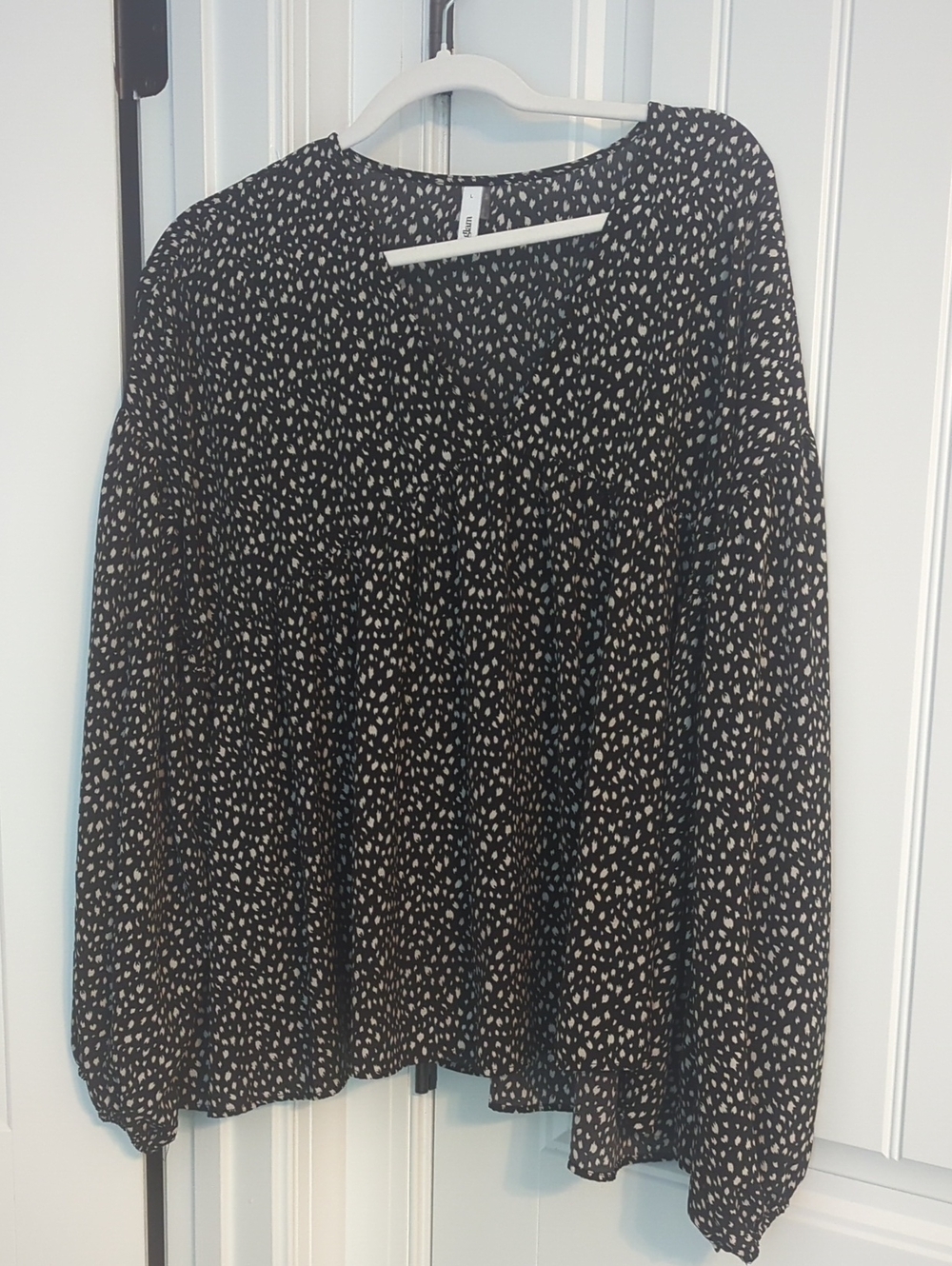 Black and Cream Printed Long-Sleeve Peasant Blouse glam